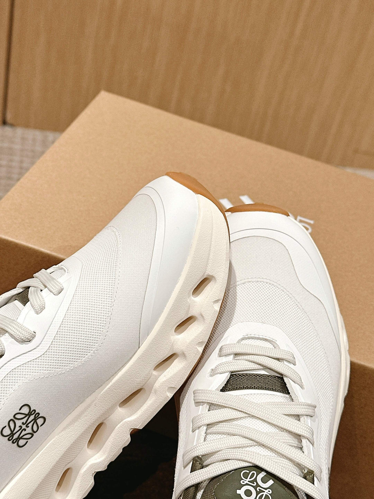 LOEWE x On