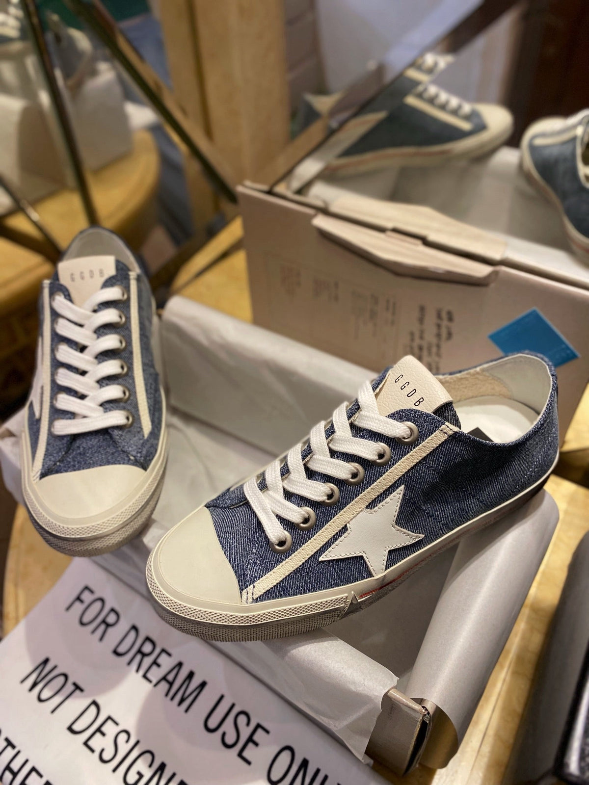 Golden Goose V-Star 2