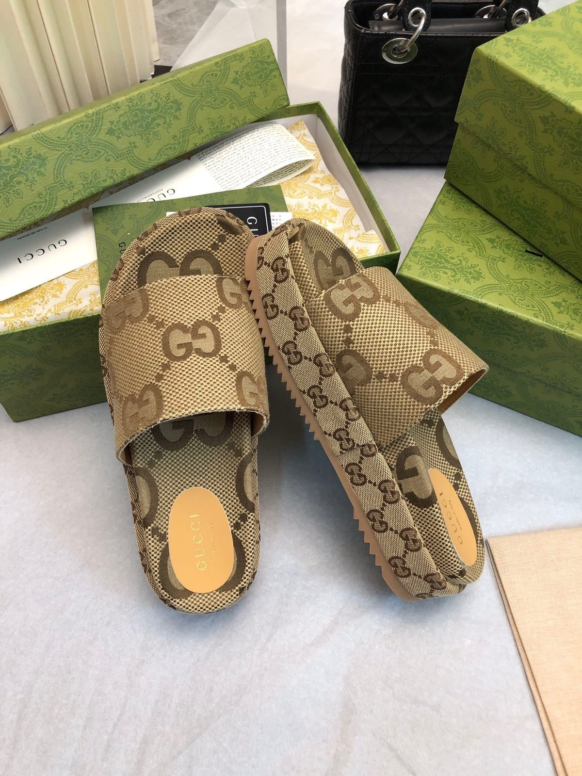 SANDALIA GUCCI CON PLATAFORMA