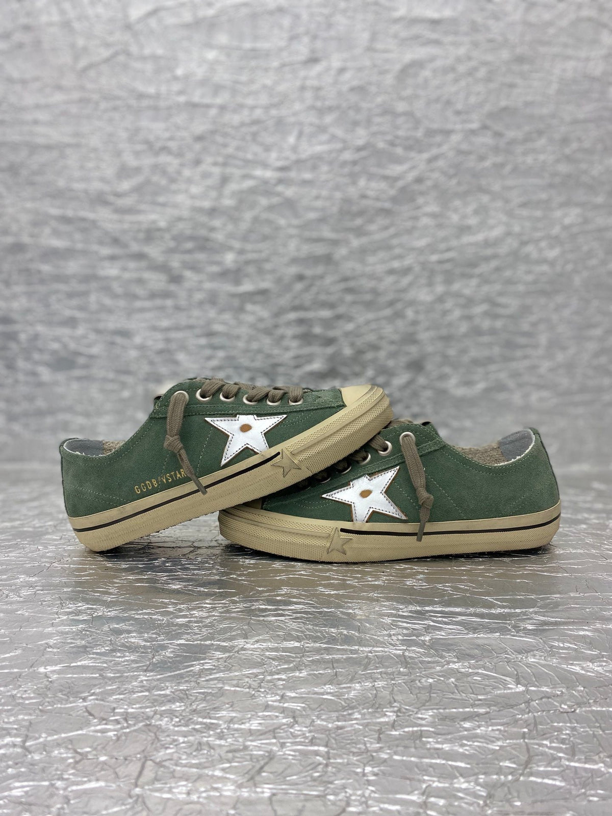 Golden Goose V-Star2
