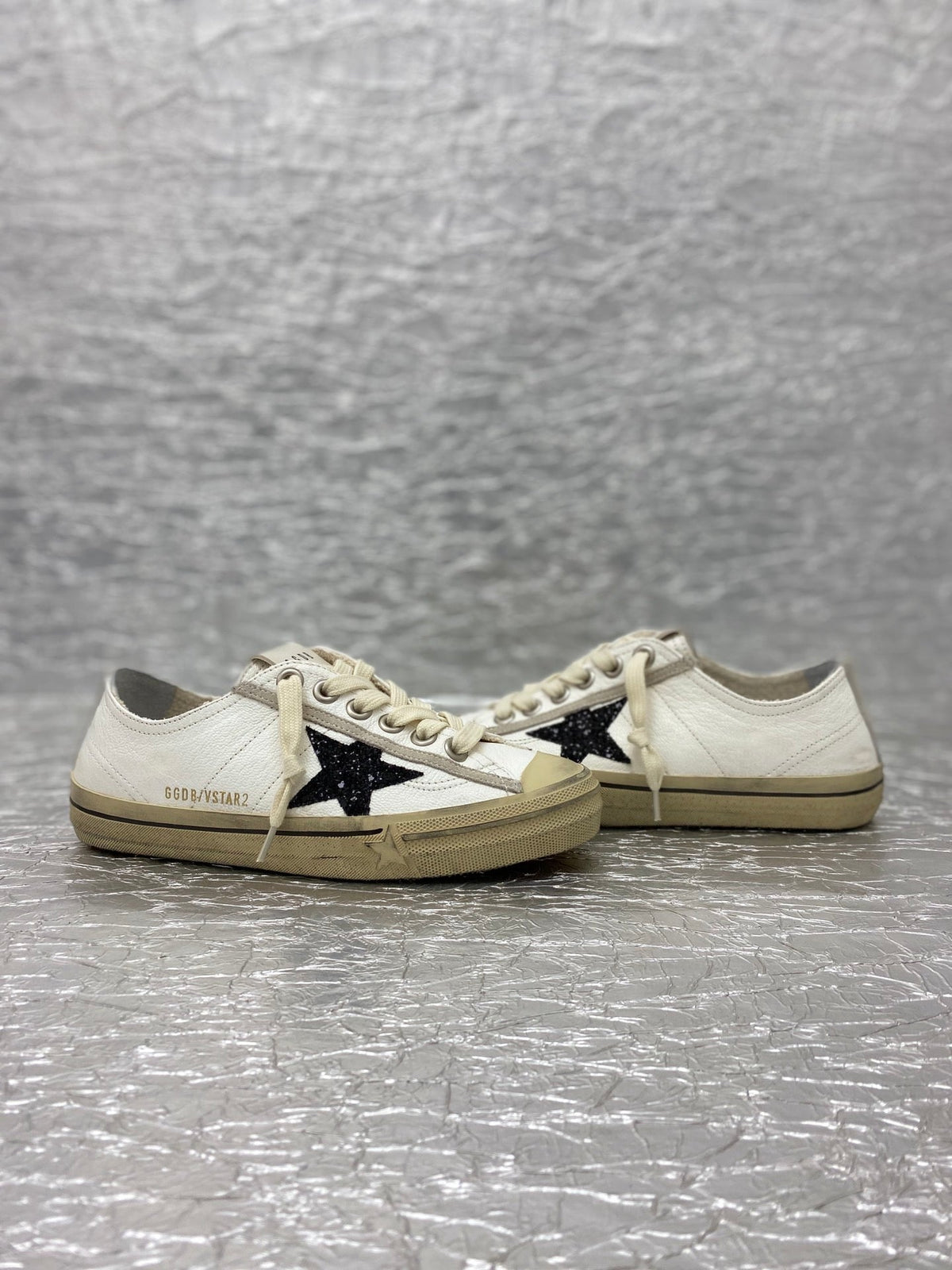 Golden Goose V-Star 2