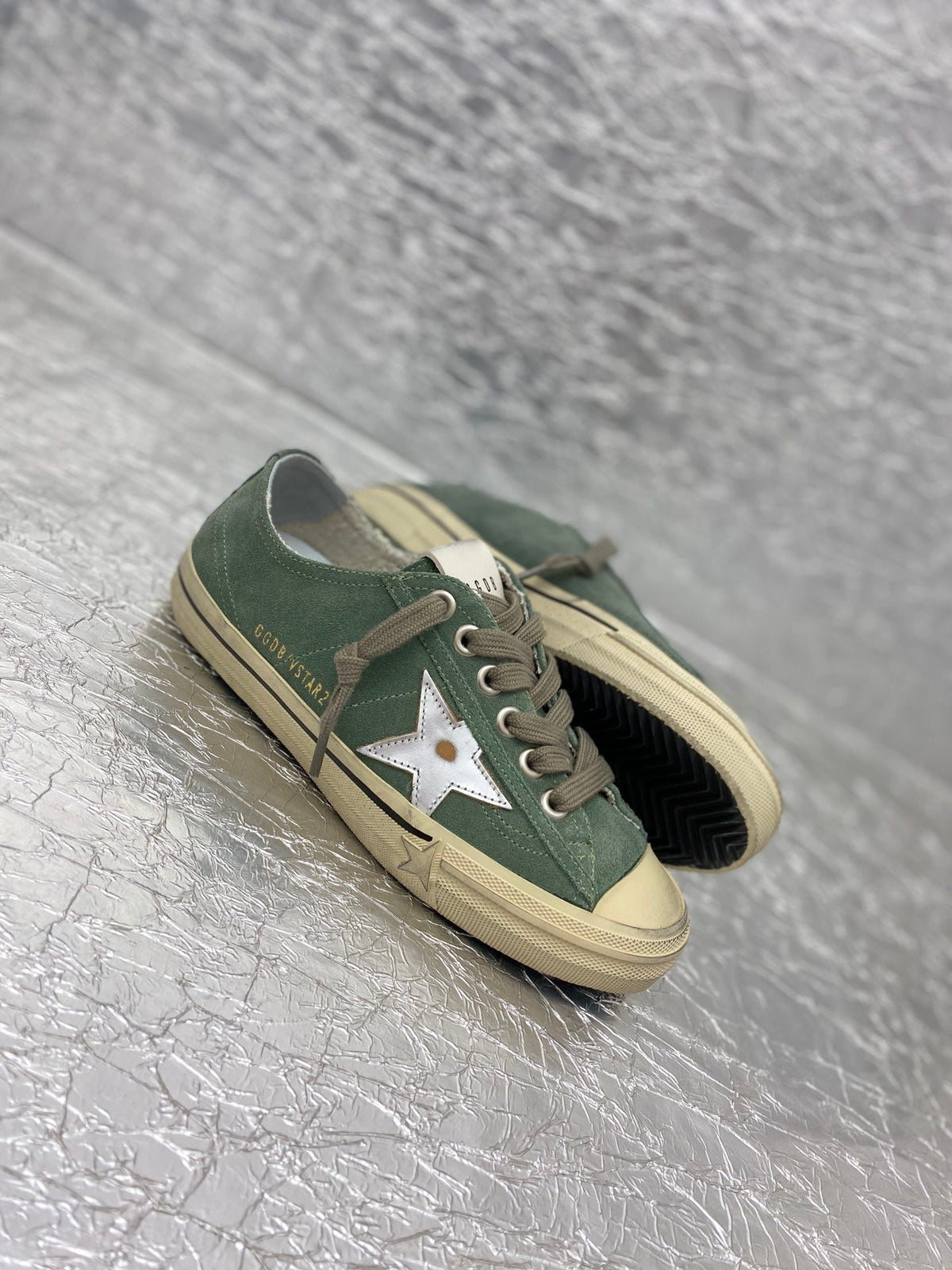Golden Goose V-Star2
