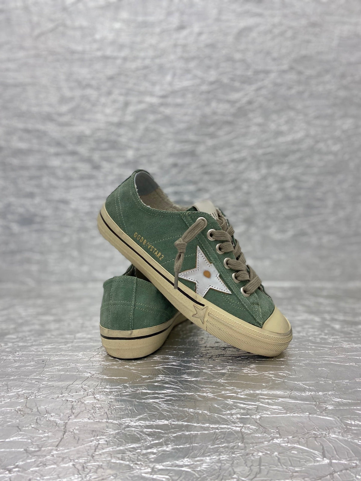 Golden Goose V-Star2