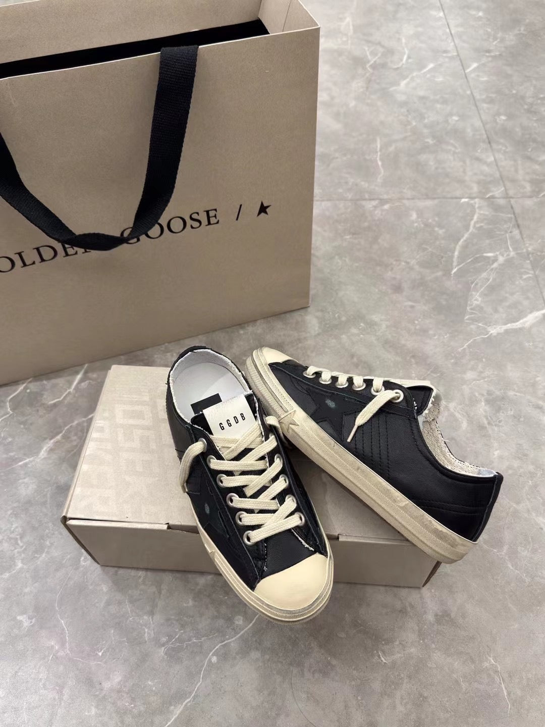 Golden Goose V-Star 2