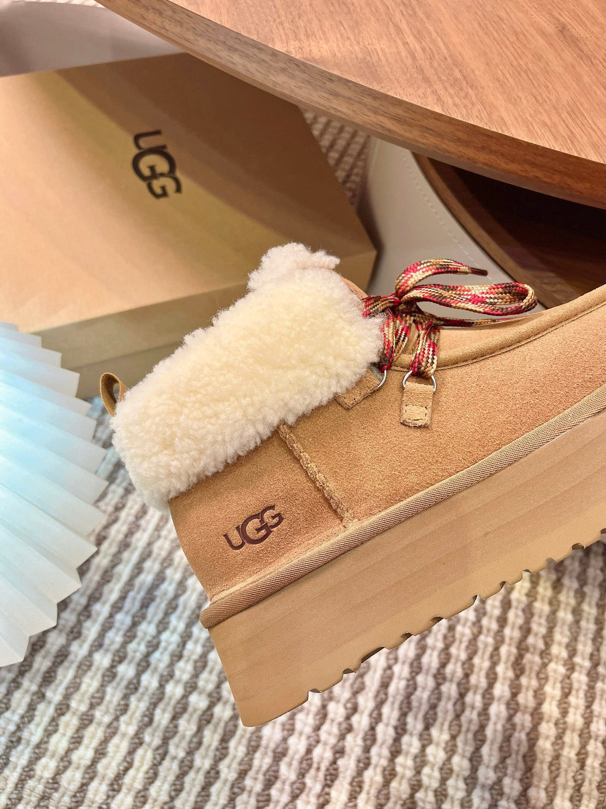 UGG Tazz Lace