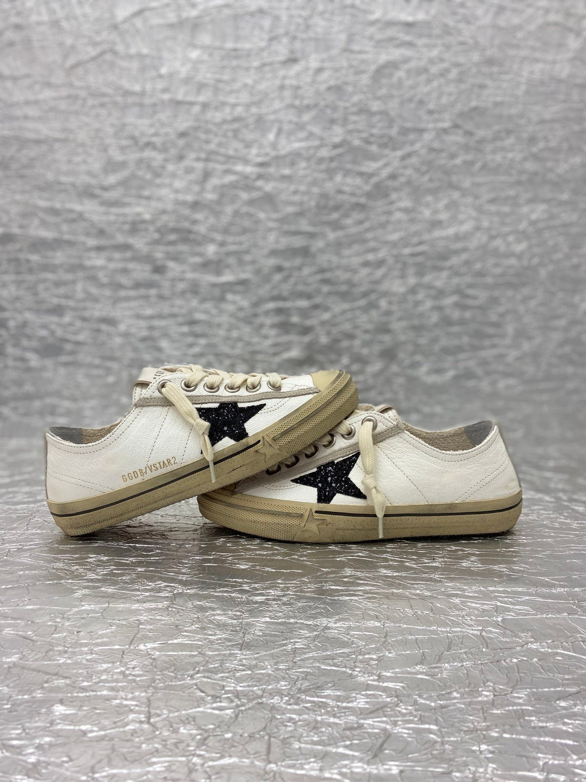 Golden Goose V-Star 2