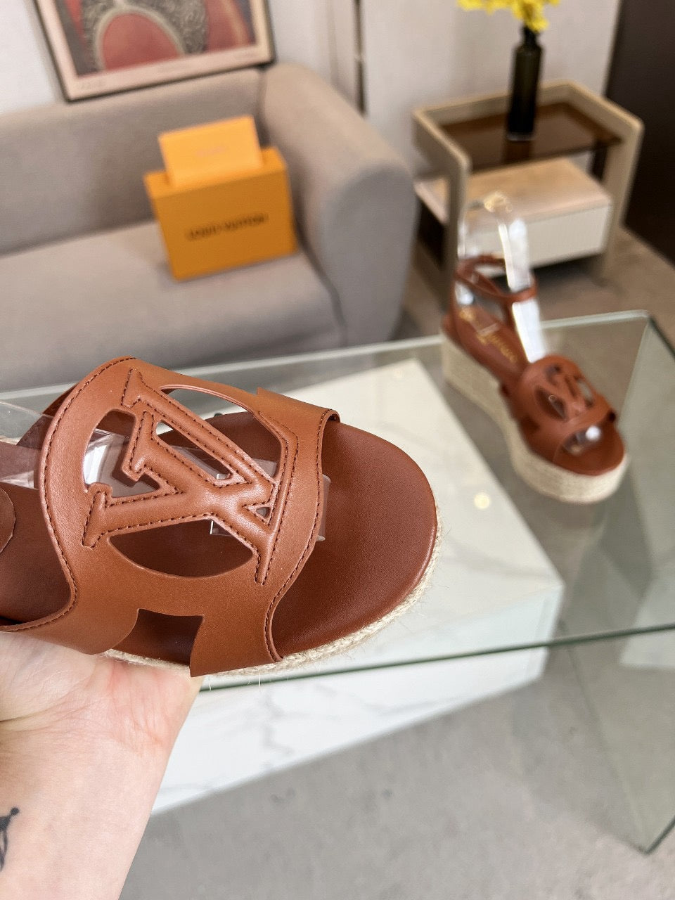 Sandalia de cuña Louis Vuitton