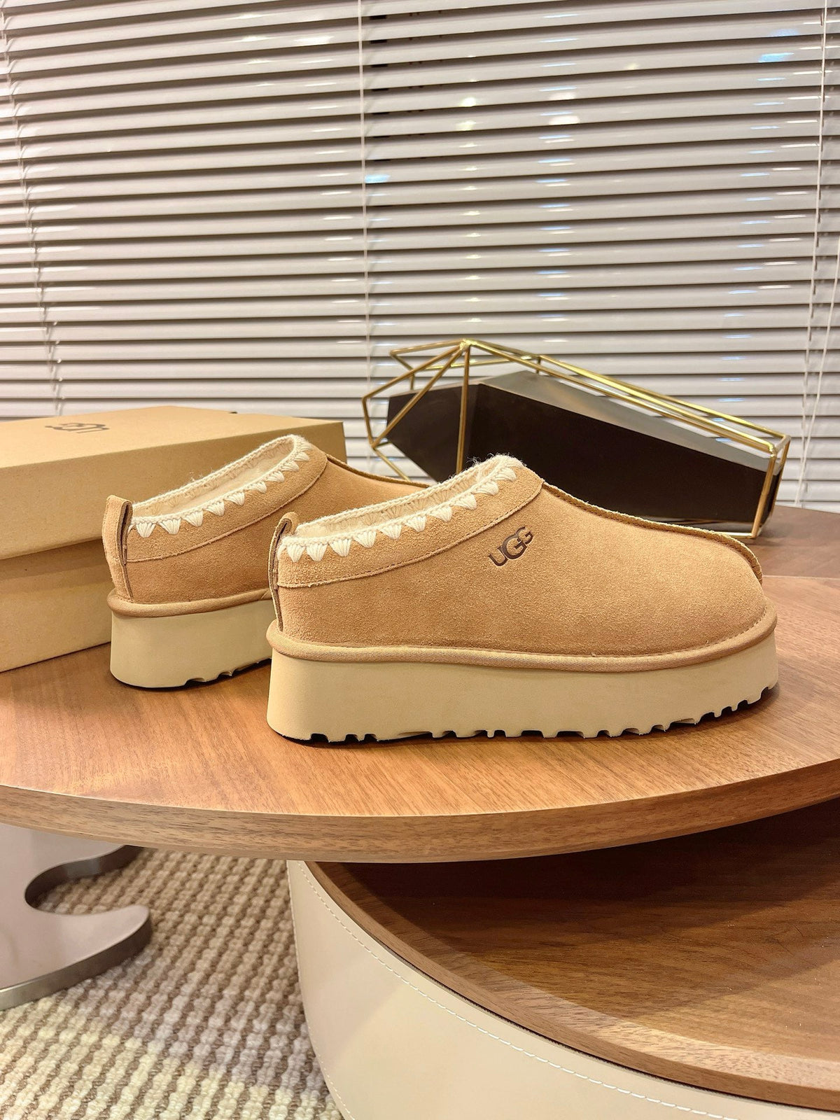 UGG TAZZ II