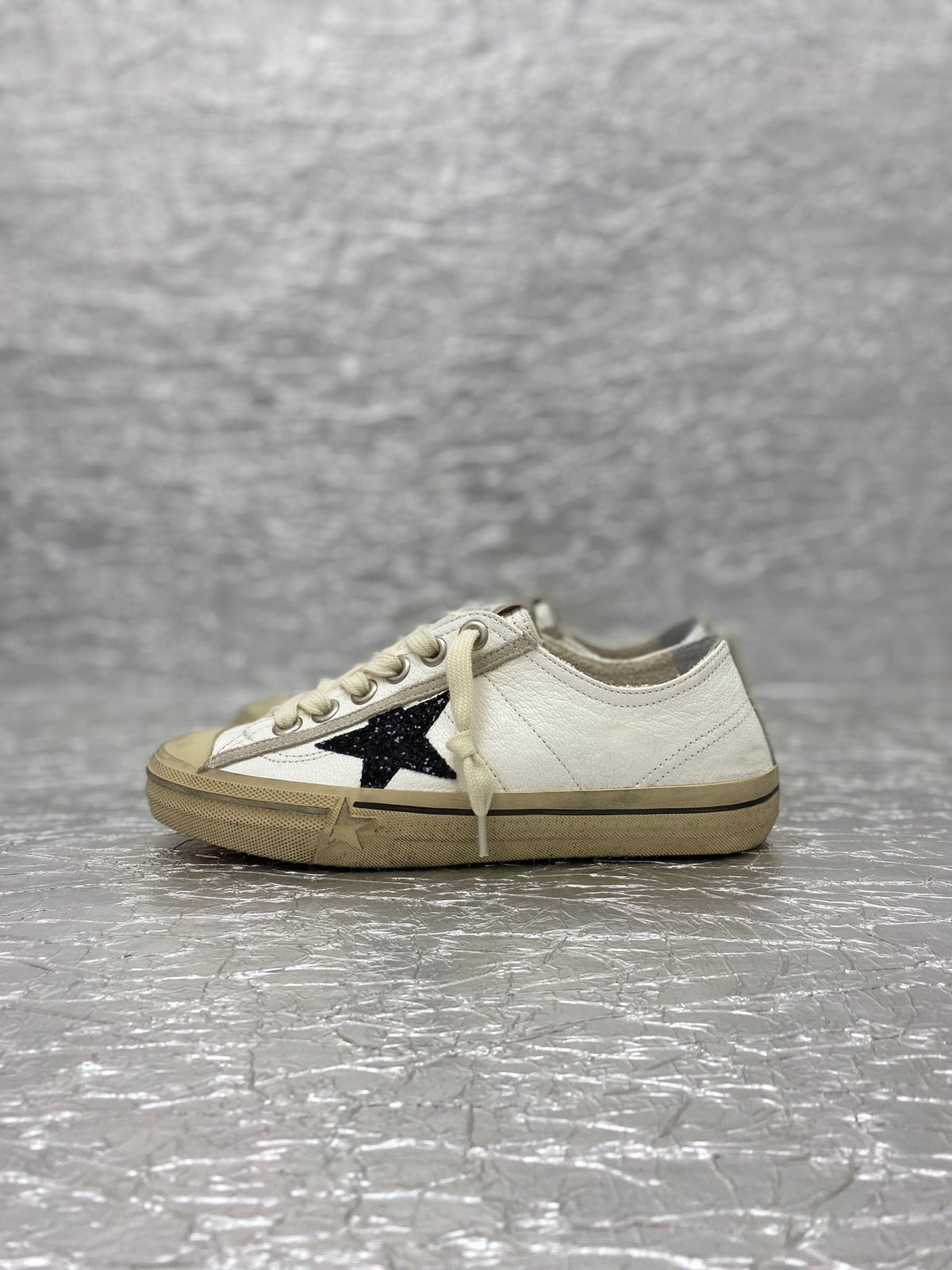 Golden Goose V-Star 2