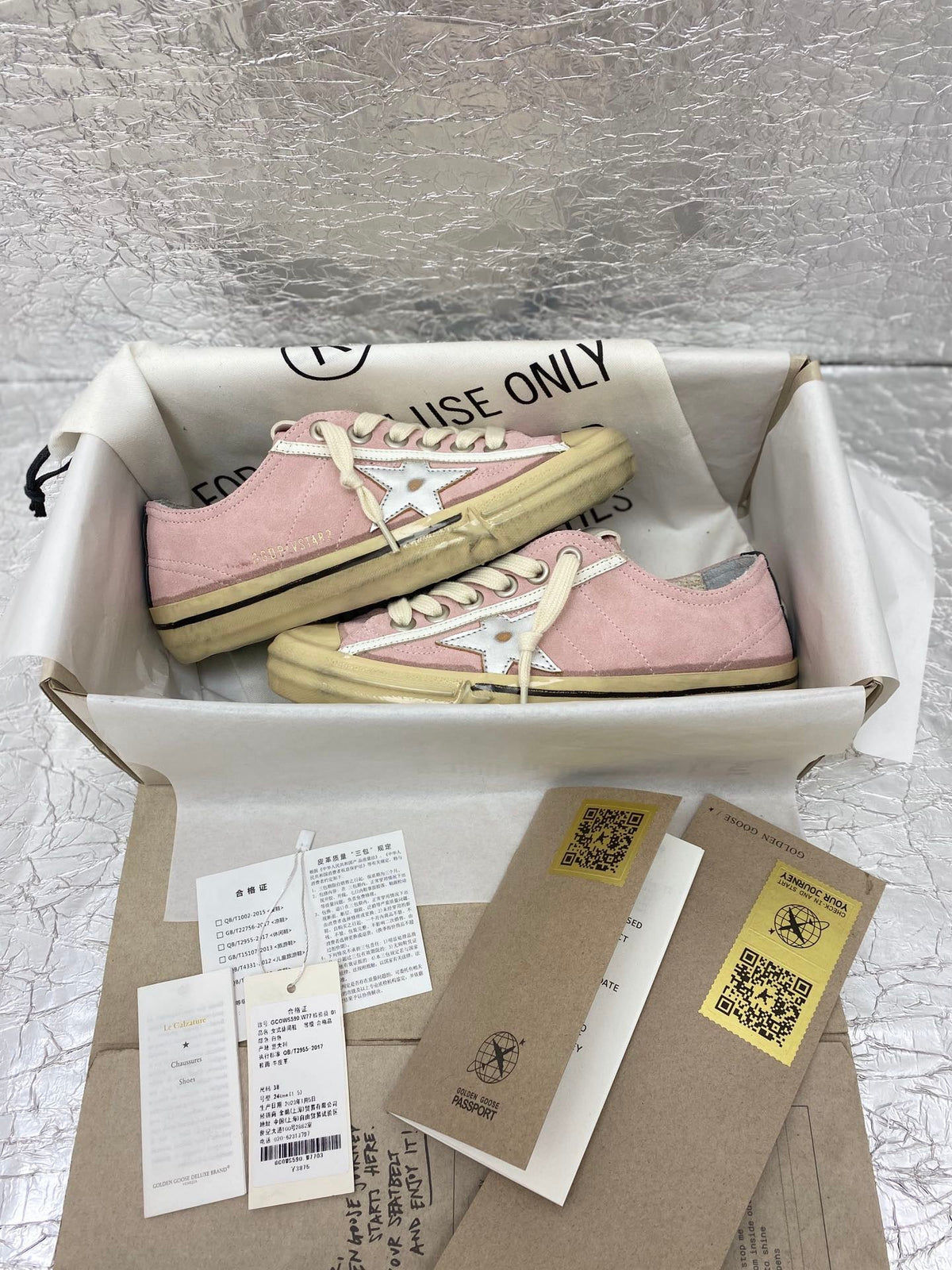 Golden Goose V-Star 2