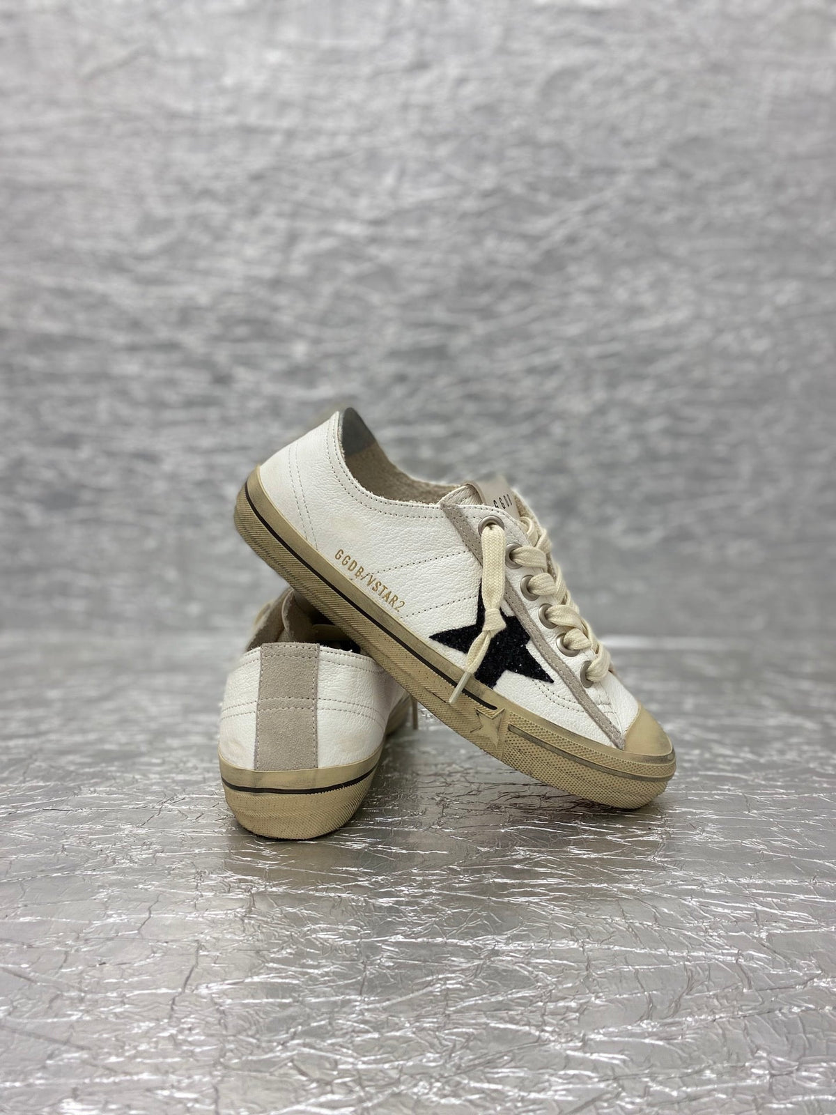 Golden Goose V-Star 2