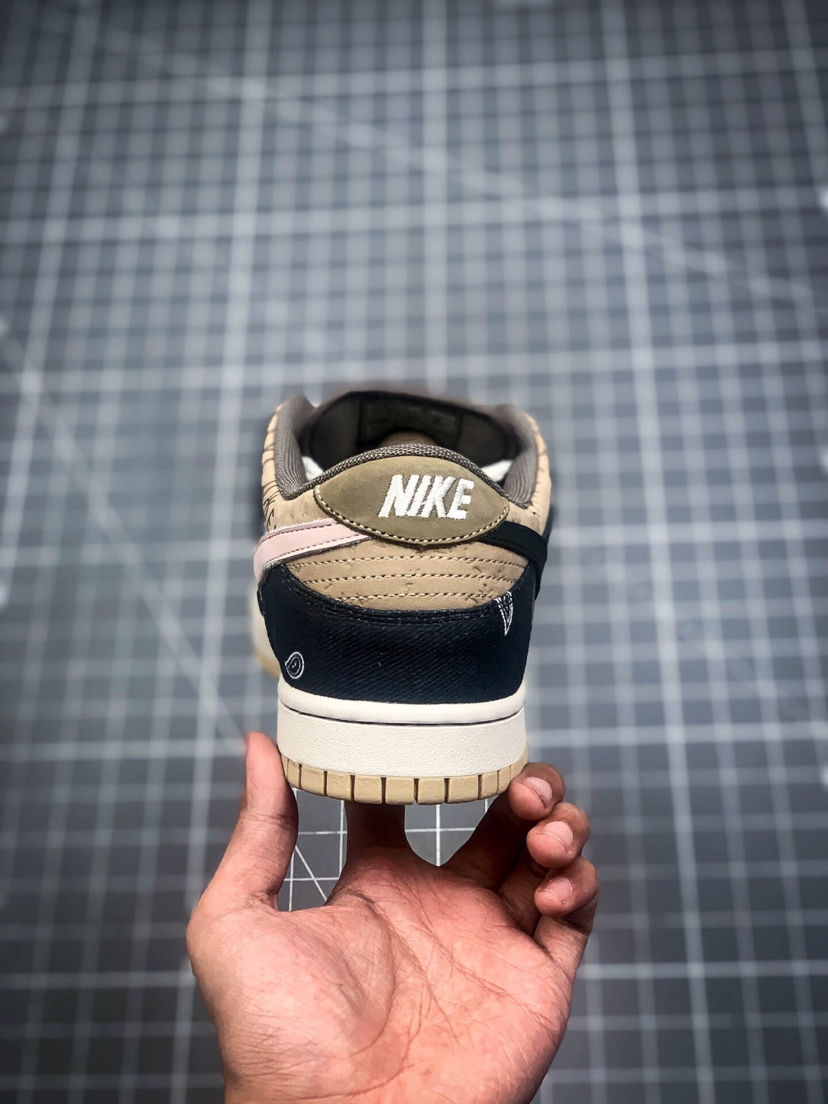 Nike Travis Scott x Nike Dunk SB