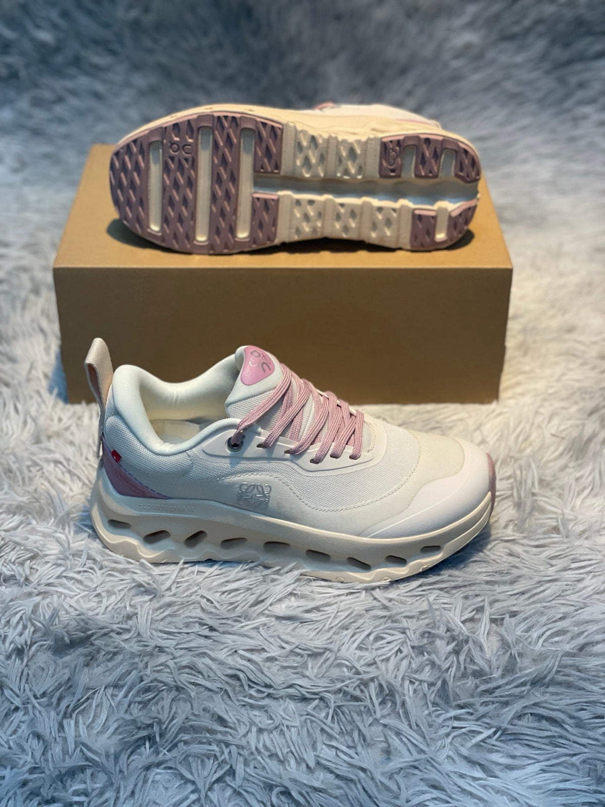 LOEWE x On