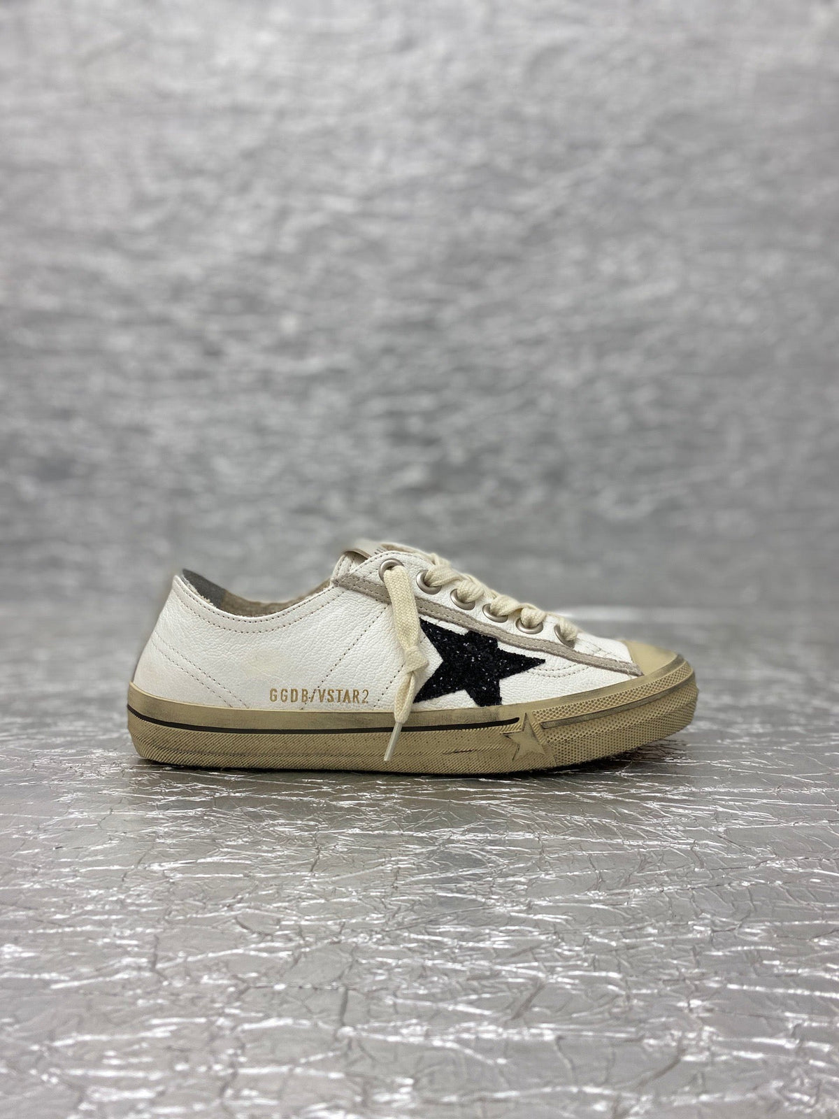 Golden Goose V-Star 2