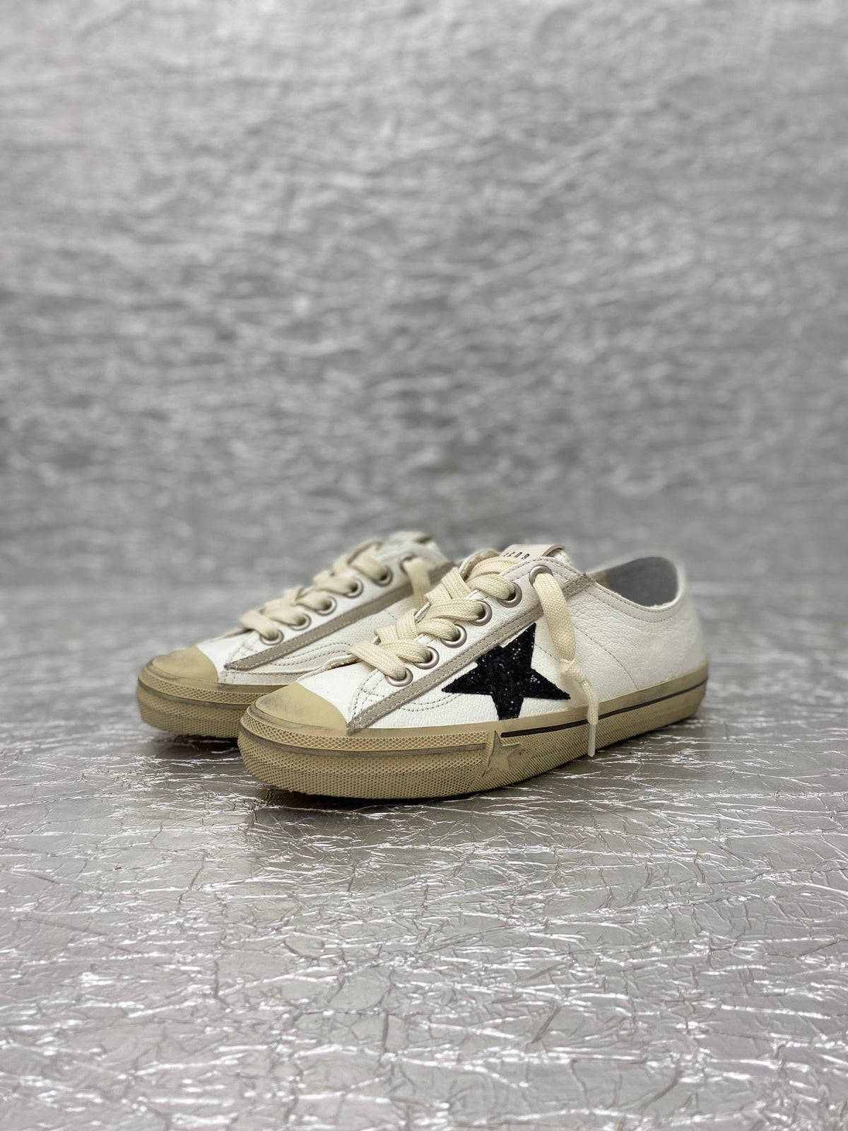 Golden Goose V-Star 2