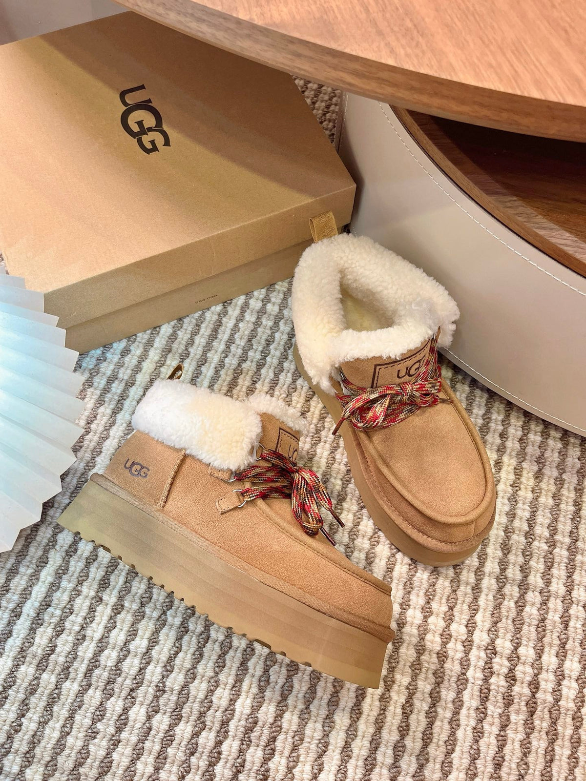 UGG Tazz Lace