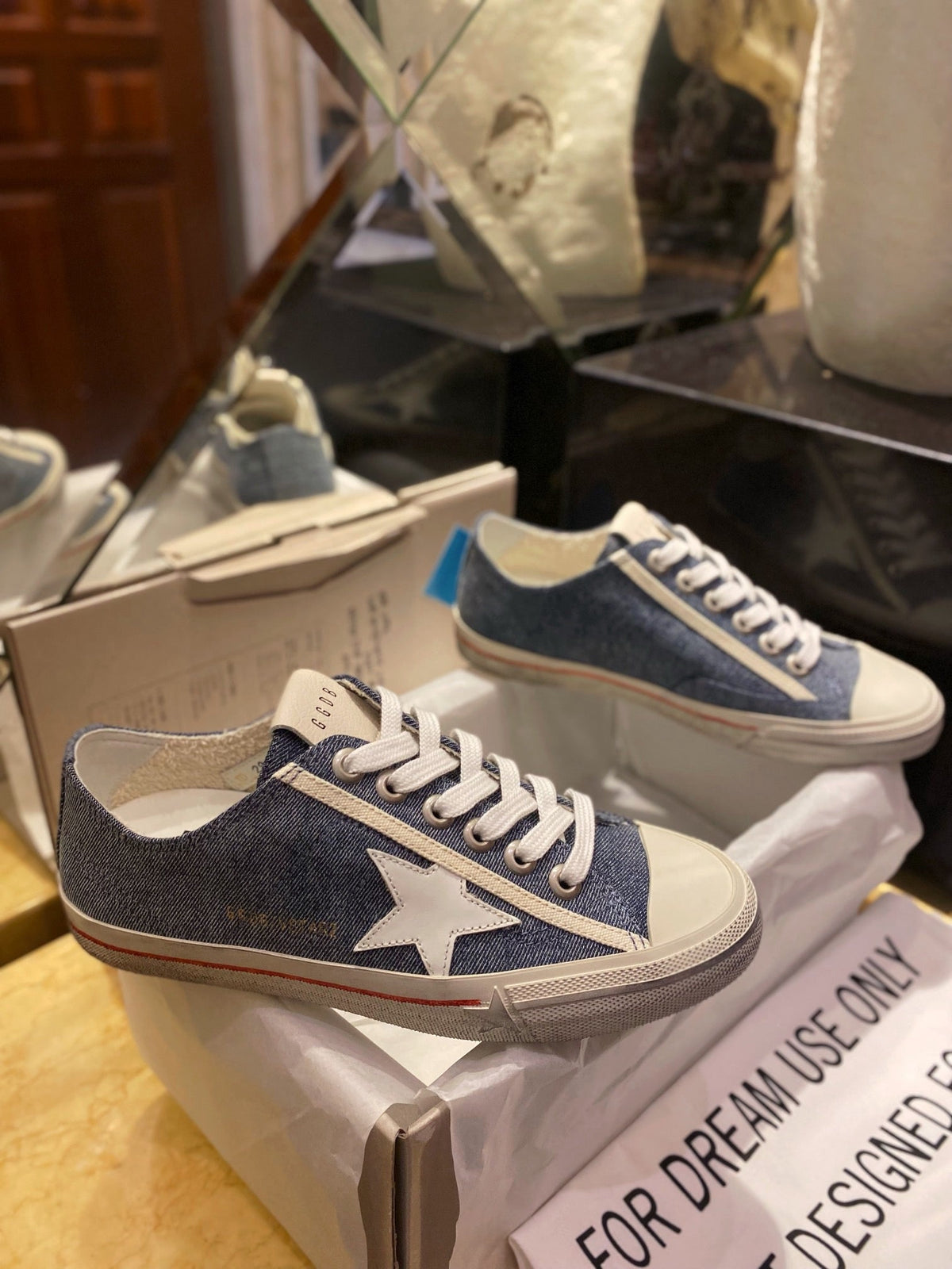 Golden Goose V-Star 2