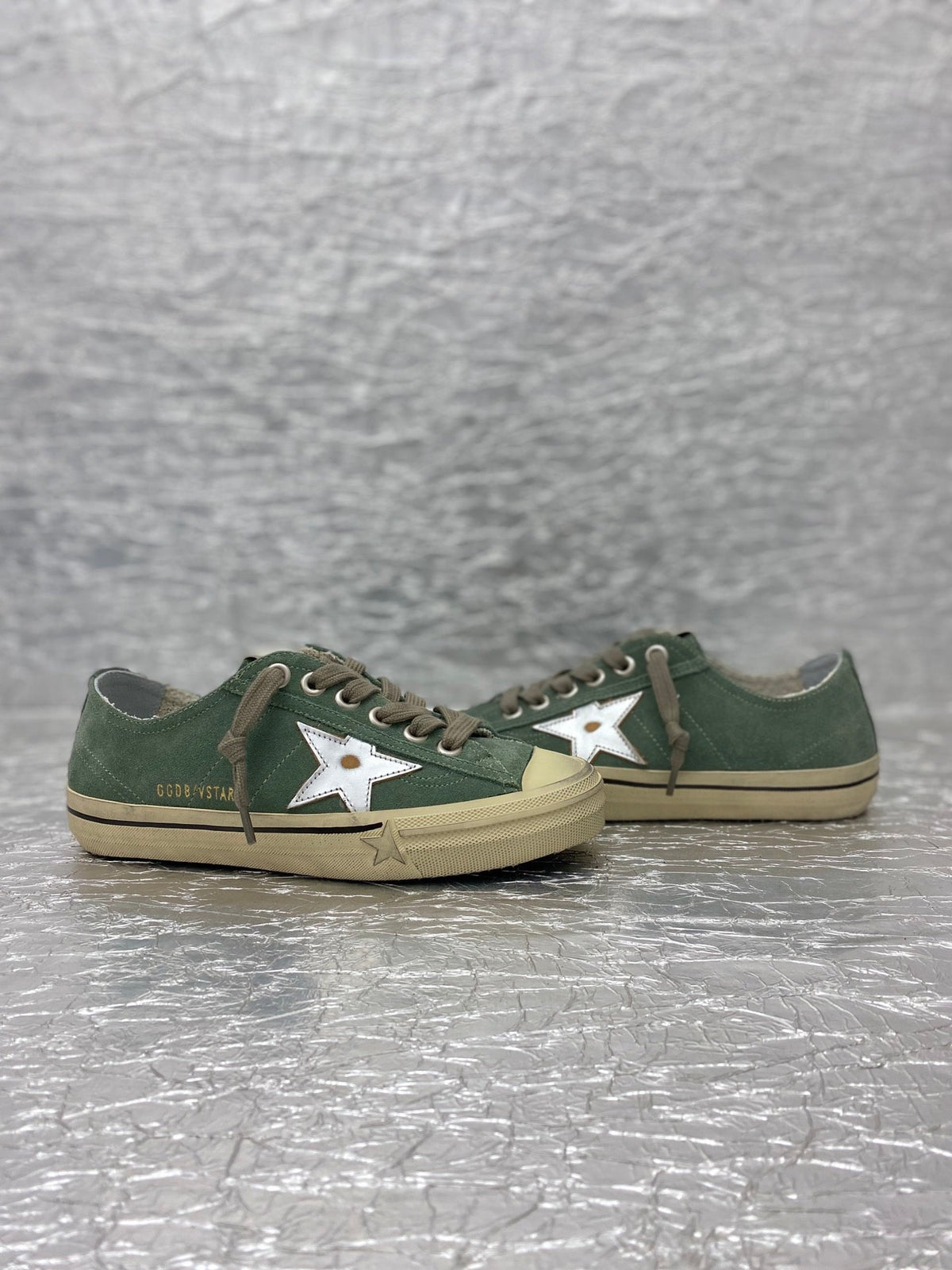 Golden Goose V-Star2