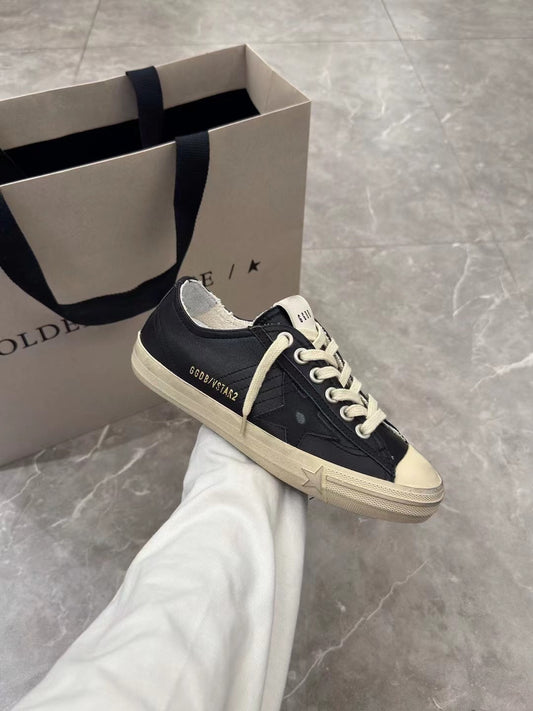 Golden Goose V-Star 2