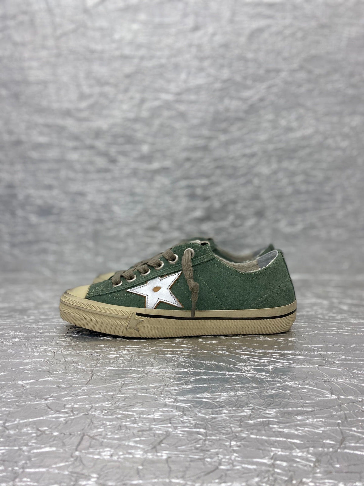 Golden Goose V-Star2