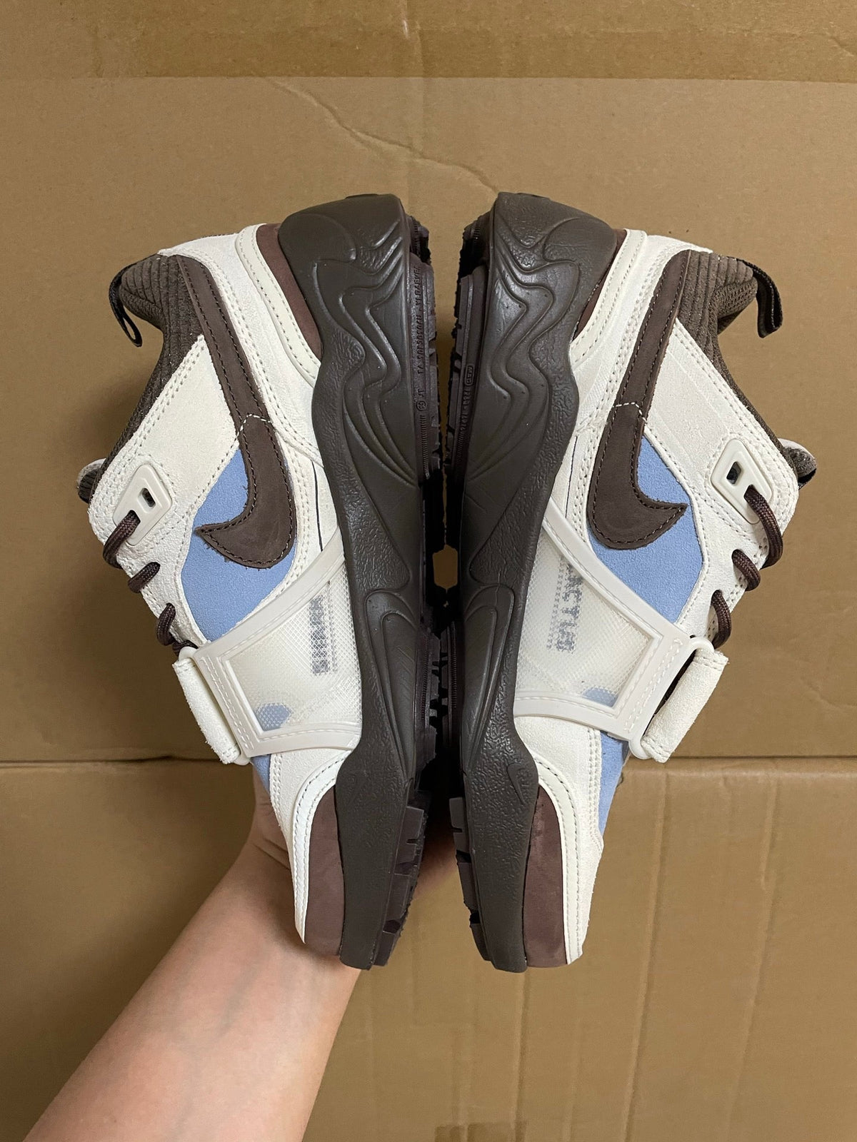 Travis Scott x Nike ZOOM Field JAXX