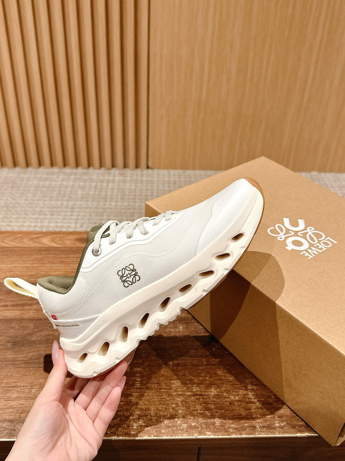 LOEWE x On
