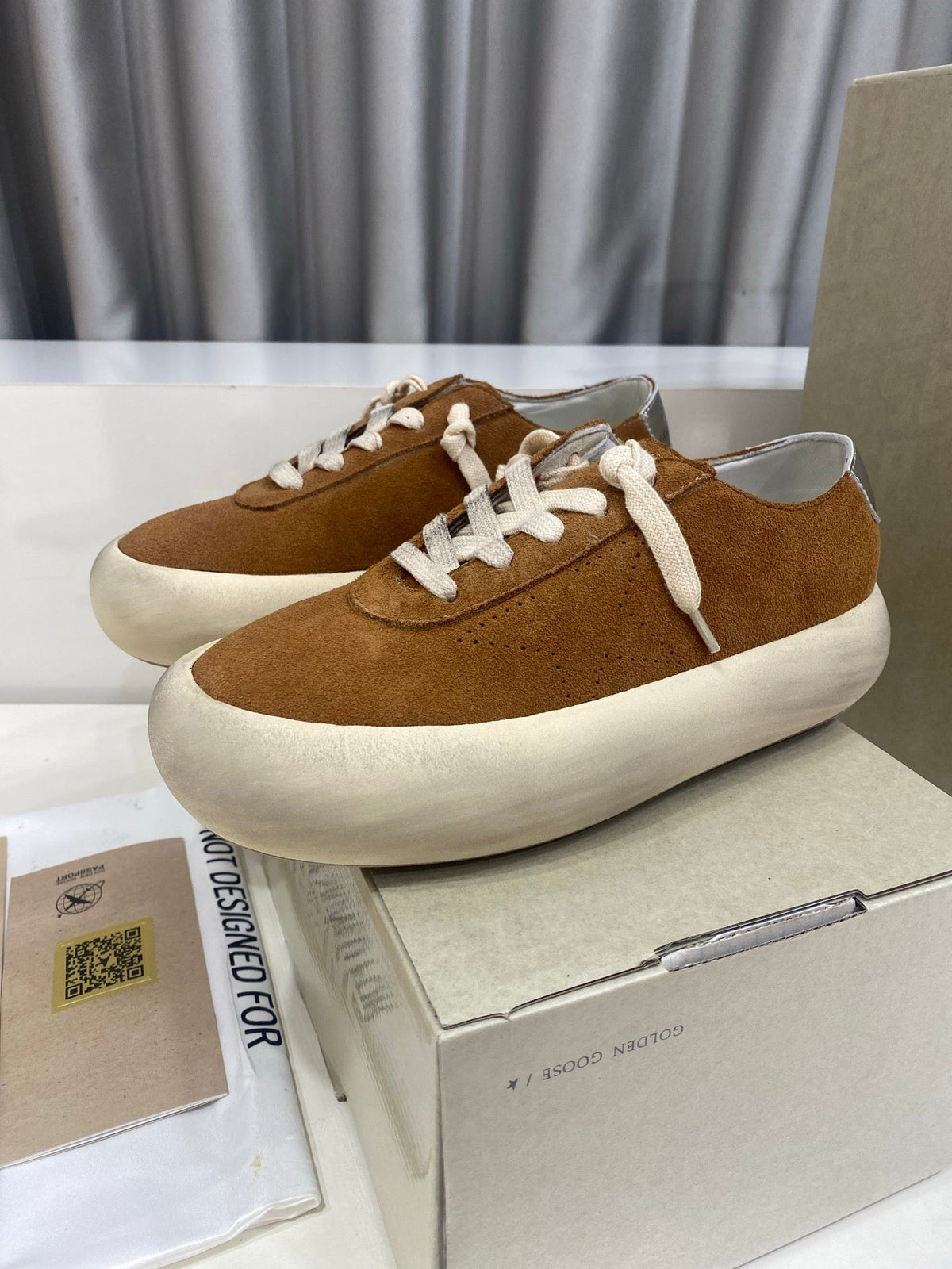 Golden Goose Super-Star