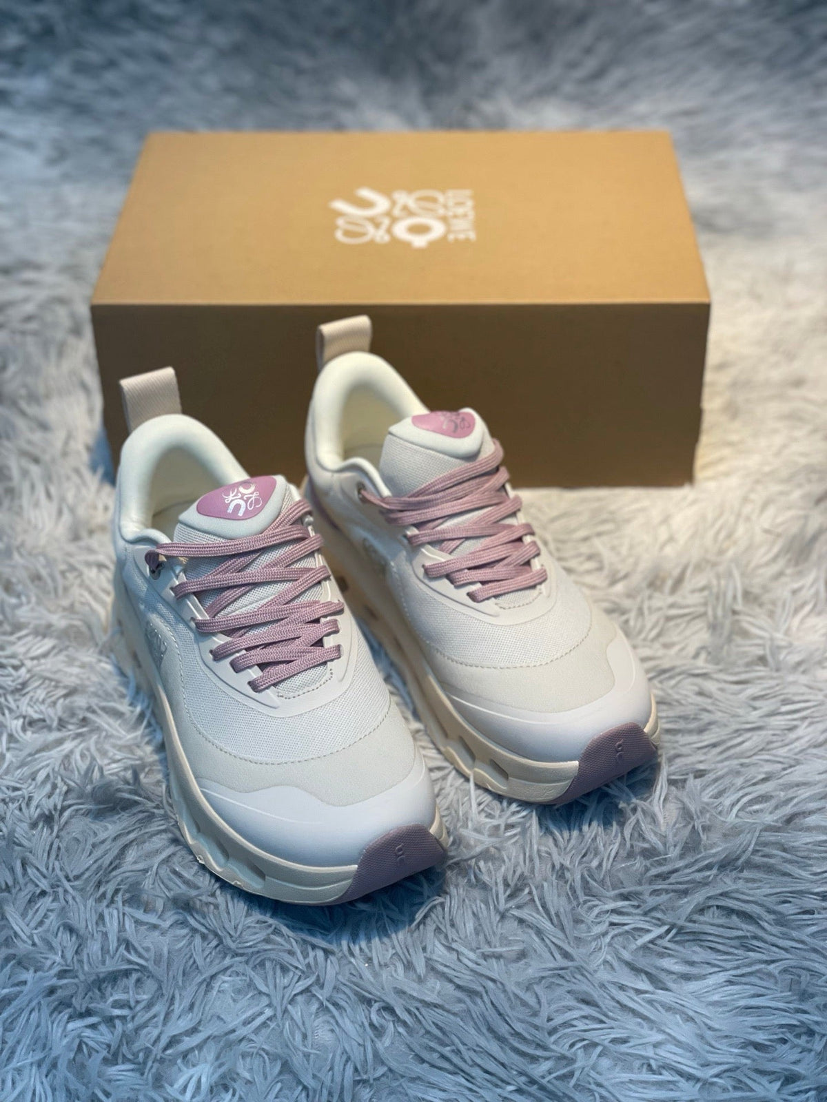 LOEWE x On