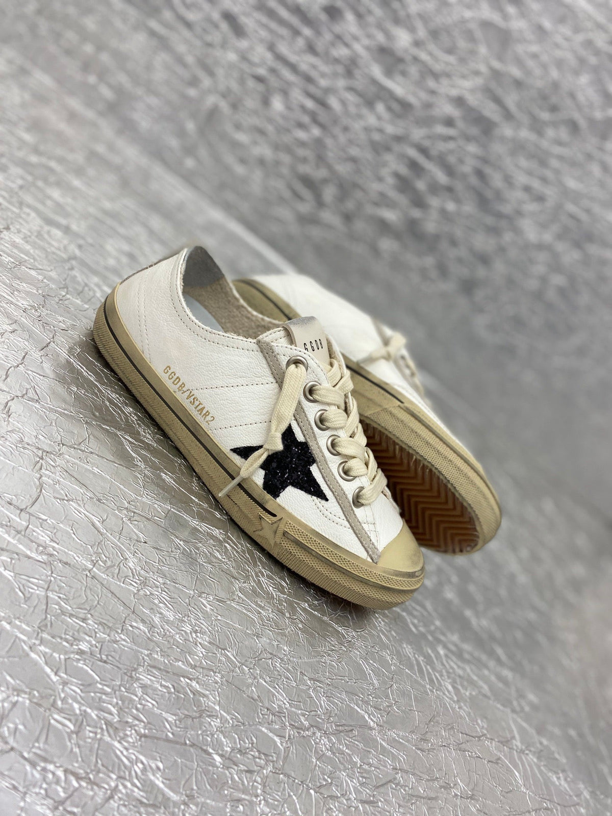 Golden Goose V-Star 2